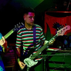Rio de Janeiro - Contrabaixo - gosta de Outros procurando por Guitarra-base